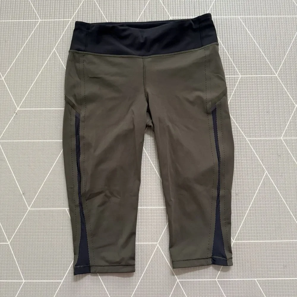 Lululemon Smooth Stride‎ Crop Size 10 Olive/Black